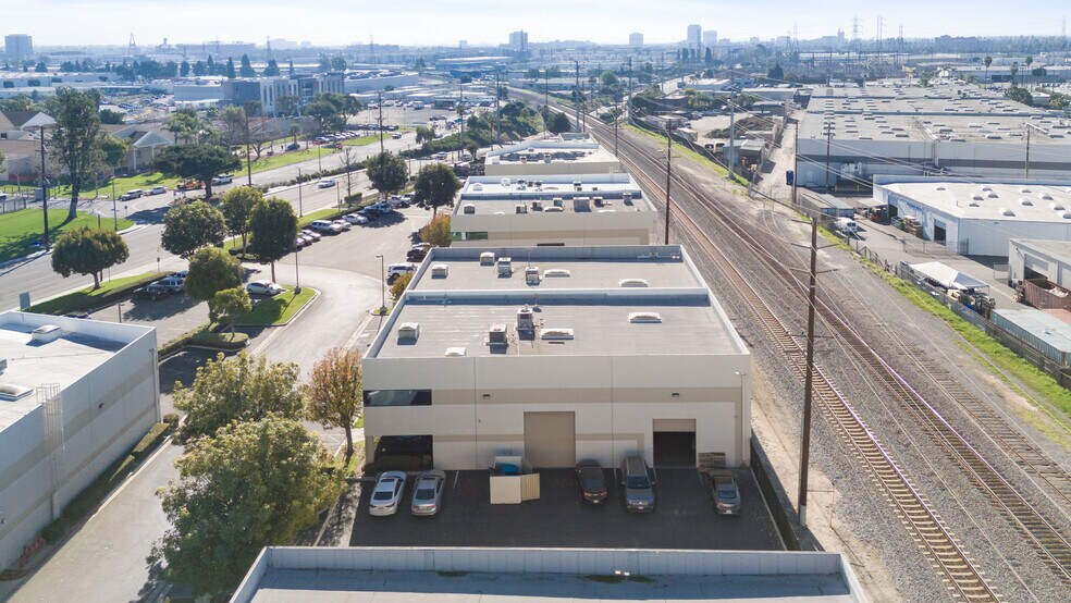 More Photos Of 1345 S Lewis St, Anaheim Warehouse For Sale