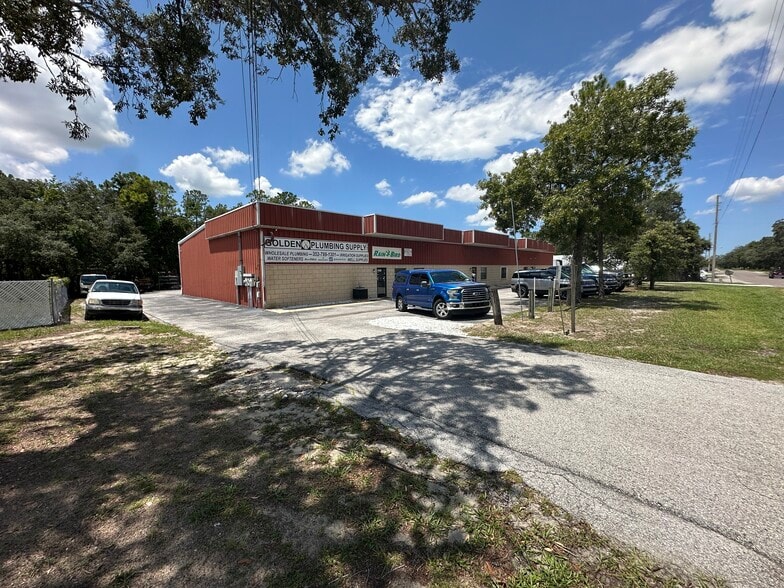 More Photos Of 16182-16190 Aviation Loop, Brooksville Distribution For Lease