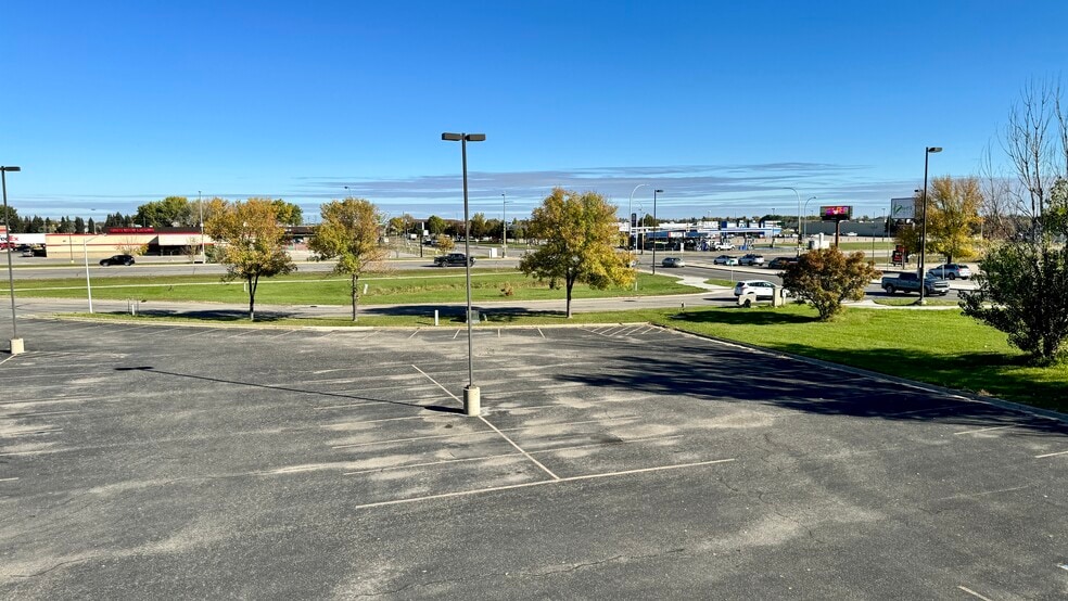 More Photos Of 3333 Hwy 10 E, Moorhead Restaurant For Lease