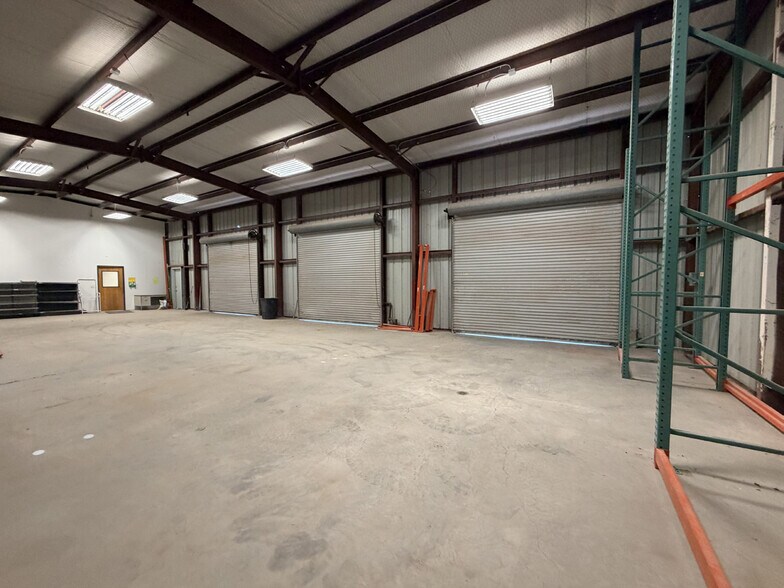 More Photos Of 1308 N Nelson St, Fort Stockton Showroom For Sale