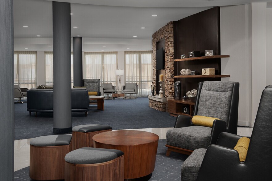 More Photos Of 905 E 23rd Pl, Panama City Hotel For Sale