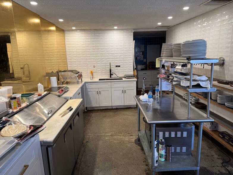 More Photos Of 127 Dotson Dr, Ames Restaurant For Lease