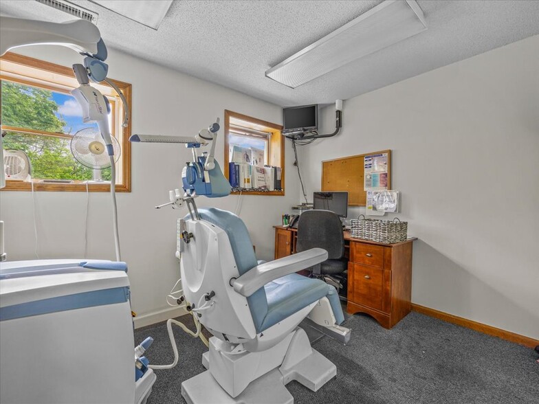 More Photos Of 200 W Town St, Norwich Office For Sale