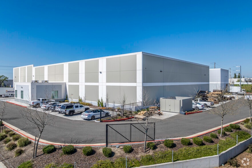 More Photos Of 3645 Industrial Ave, Rocklin Distribution For Lease