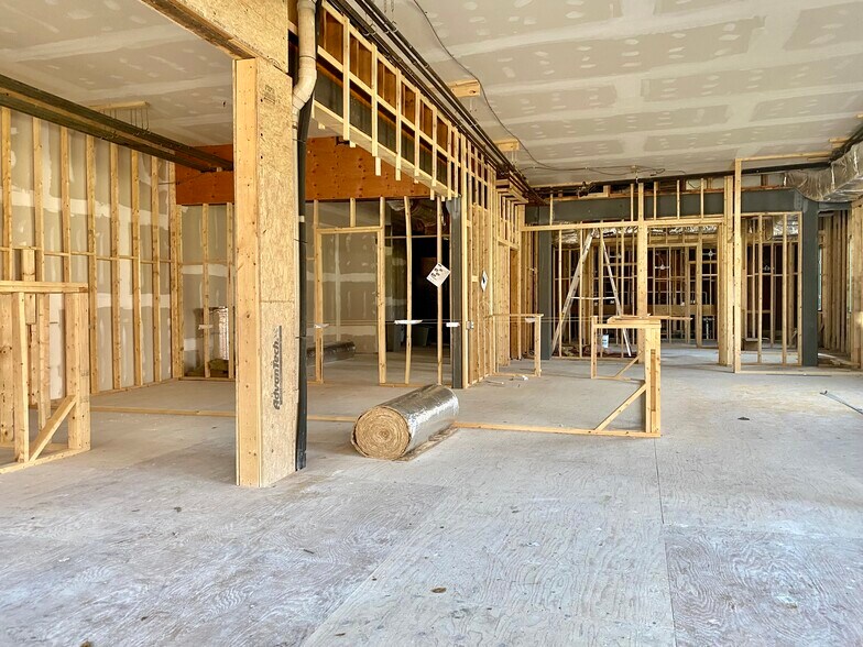 More Photos Of 103 Bellevue Ave, Newport Restaurant For Lease