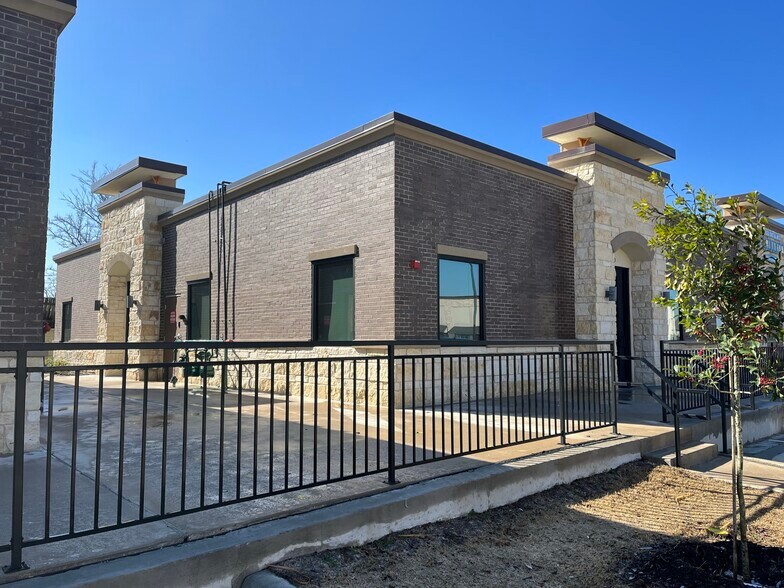 Primary Photo Of 14111 King Rd, Frisco Medical For Lease