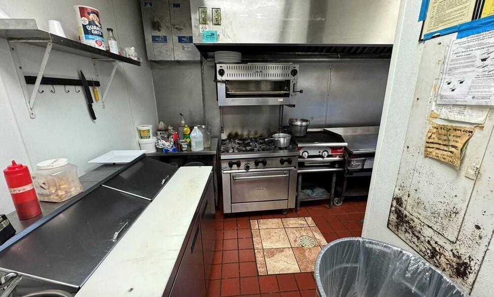 More Photos Of 14400 Walsingham Rd, Largo Restaurant For Sale