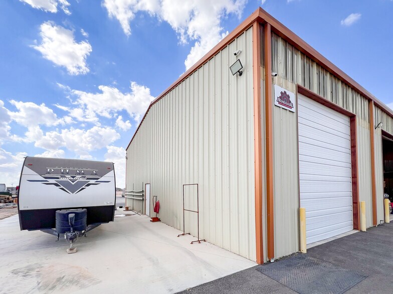 More Photos Of 140 Eaglehart Rd, Odessa Warehouse For Sale