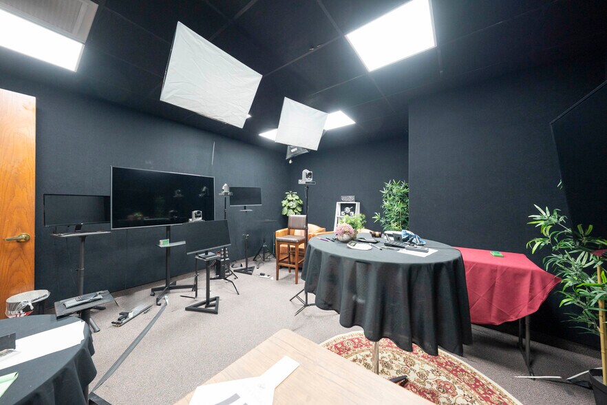 More Photos Of 910 N Amelia Ave, San Dimas Office For Lease