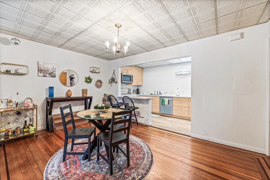 More Photos Of , Astoria General Retail For Sale