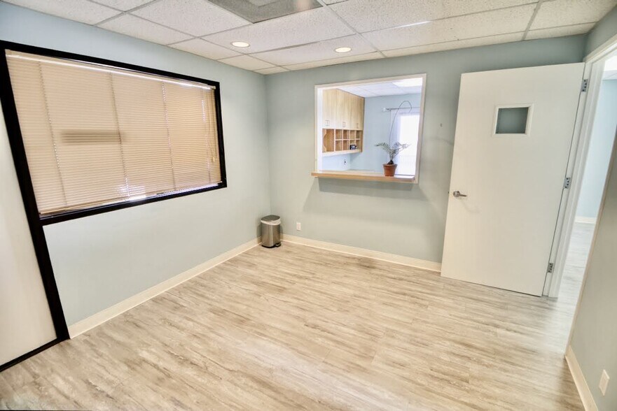 More Photos Of 735 E Ohio Ave, Escondido Medical For Lease