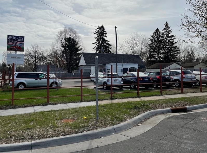 More Photos Of 370 Maryland Ave W, Saint Paul Auto Dealership For Sale
