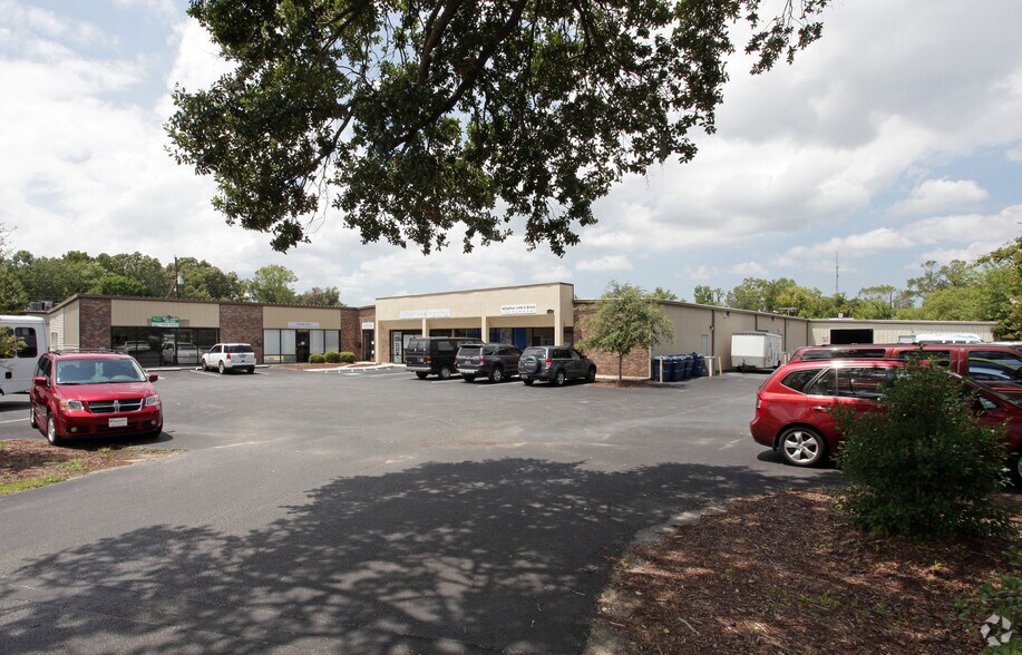 More Photos Of 1033 Wappoo Rd, Charleston Showroom For Lease