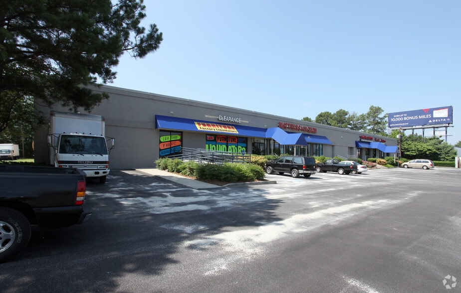 More Photos Of 6438 Dawson Blvd, Norcross Showroom For Lease