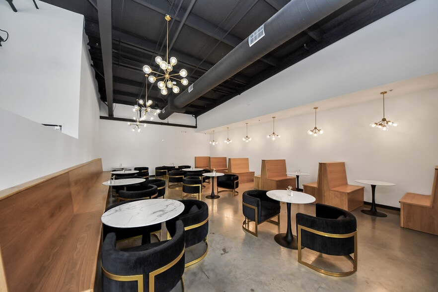 More Photos Of 30625 Kingsland Blvd, Brookshire Storefront For Sale