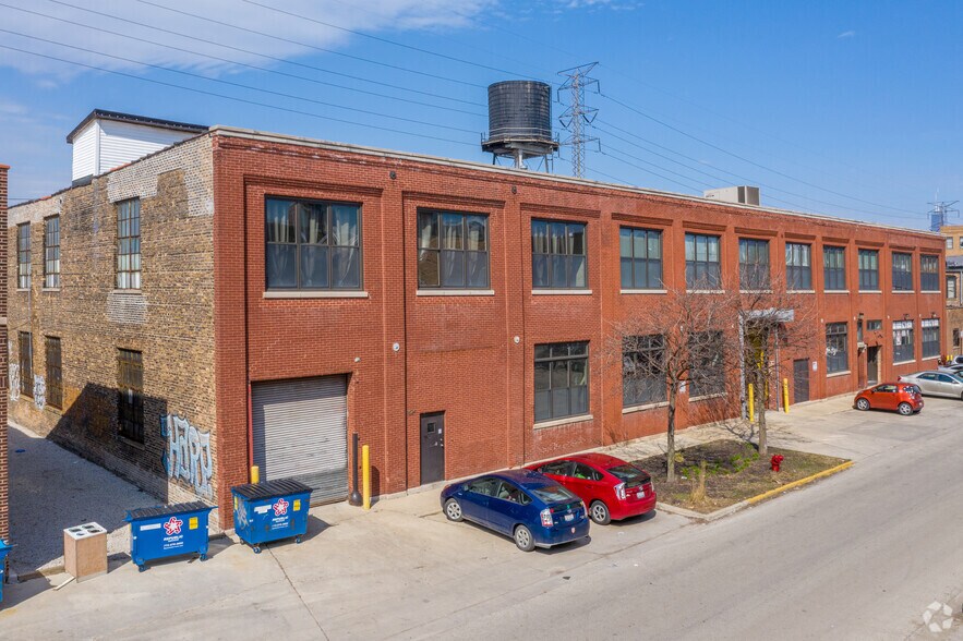 More Photos Of 1622 W Carroll Ave, Chicago Industrial For Sale