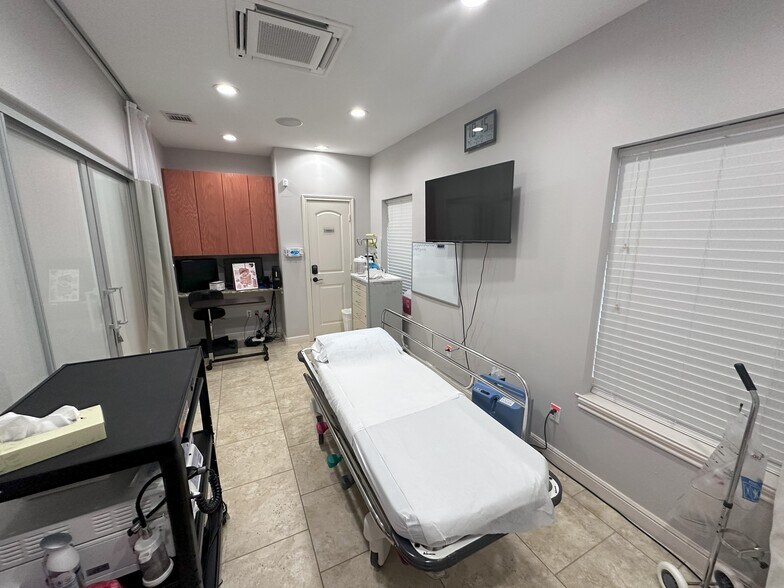 More Photos Of 21338 Provincial Blvd, Katy Medical For Sale