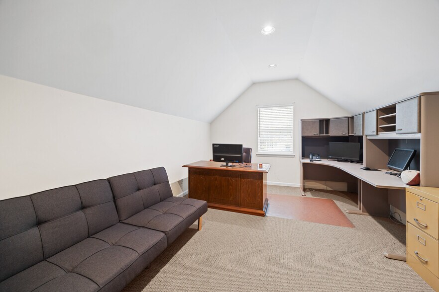 More Photos Of 4816 Greenwood Rd, Louisville Medical For Lease