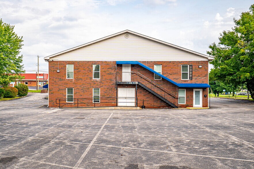More Photos Of 617 Mulberry St, Elizabethtown Office For Sale