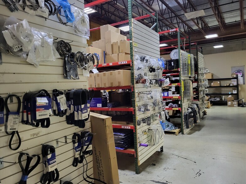 More Photos Of 9140 Canal Rd, Gulfport Light Distribution For Sale