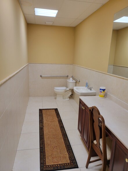 More Photos Of 2745 E Oakland Park Blvd, Fort Lauderdale Office For Lease