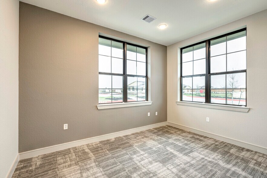 More Photos Of 10242 Greenhouse Rd, Cypress Office For Lease