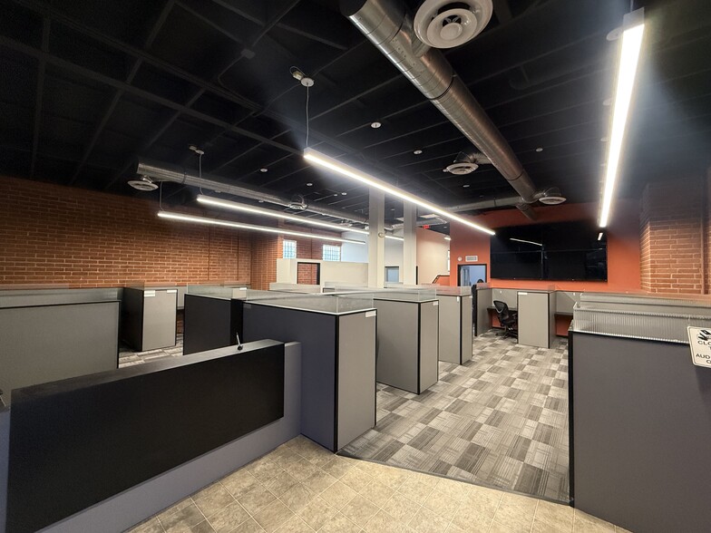 More Photos Of 7525 Topanga Canyon Blvd, Canoga Park Storefront Retail Office For Lease