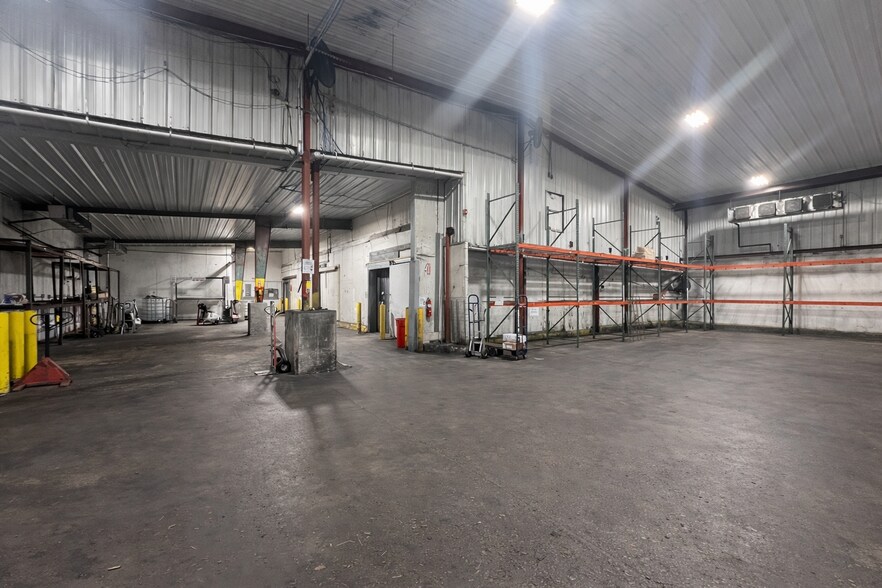 More Photos Of 432 N Royal St, Jackson Warehouse For Lease