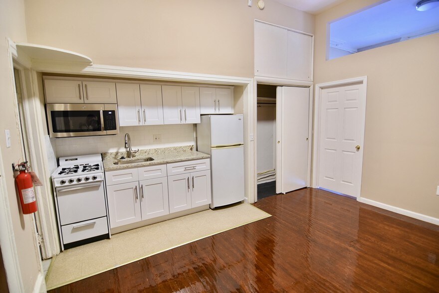 More Photos Of 319 S 12th St, Philadelphia Apartments For Sale