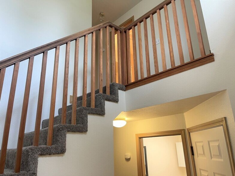 More Photos Of 615-629 Elliott Rd, Newberg Apartments For Sale