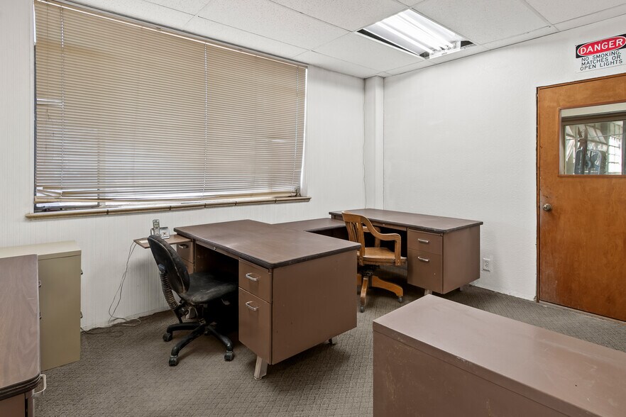 More Photos Of 2332 4th Ave, Greeley Manufacturing For Sale