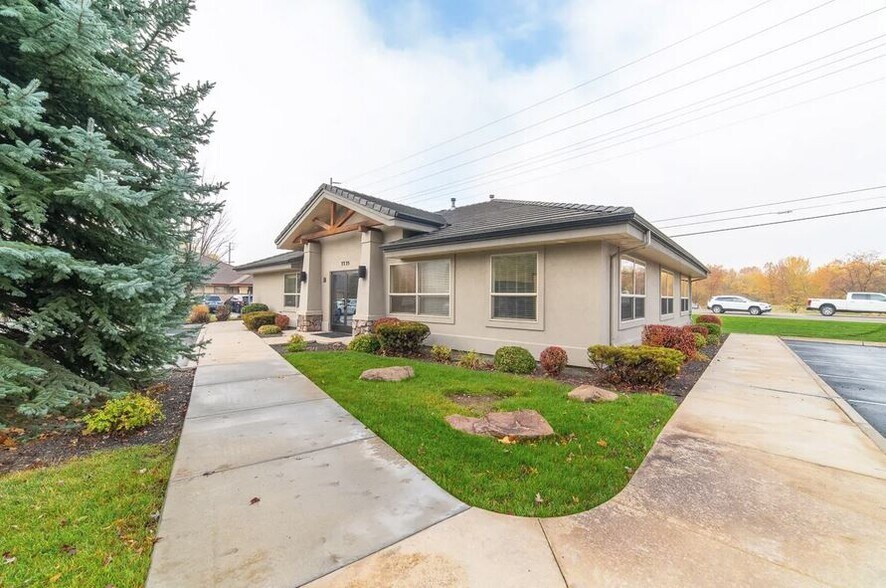 Primary Photo Of 7735 W Riverside Dr, Garden City Office For Lease