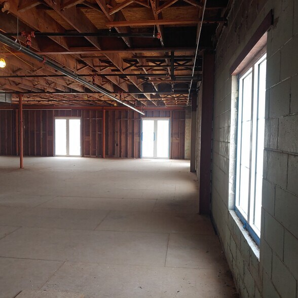 More Photos Of 101-103 S Washington Ave, Wellington Office For Lease