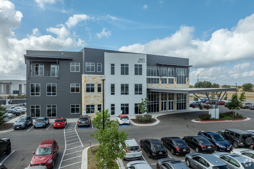 More Photos Of 1601 E Pflugerville Pky, Pflugerville Unknown For Lease
