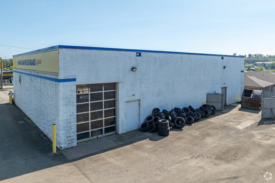 More Photos Of 272 McClellandtown Rd, Uniontown Freestanding For Lease