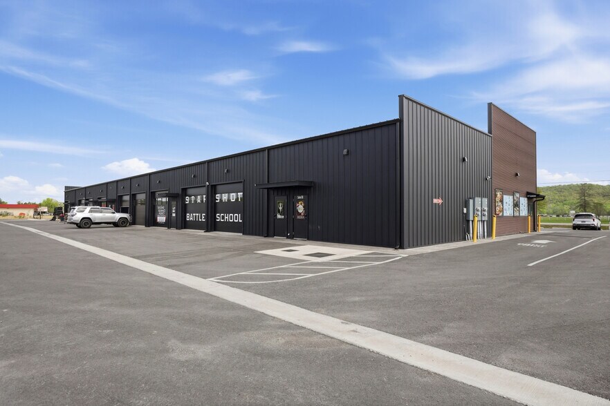 More Photos Of 2355 Center St, Fayetteville Storefront For Lease