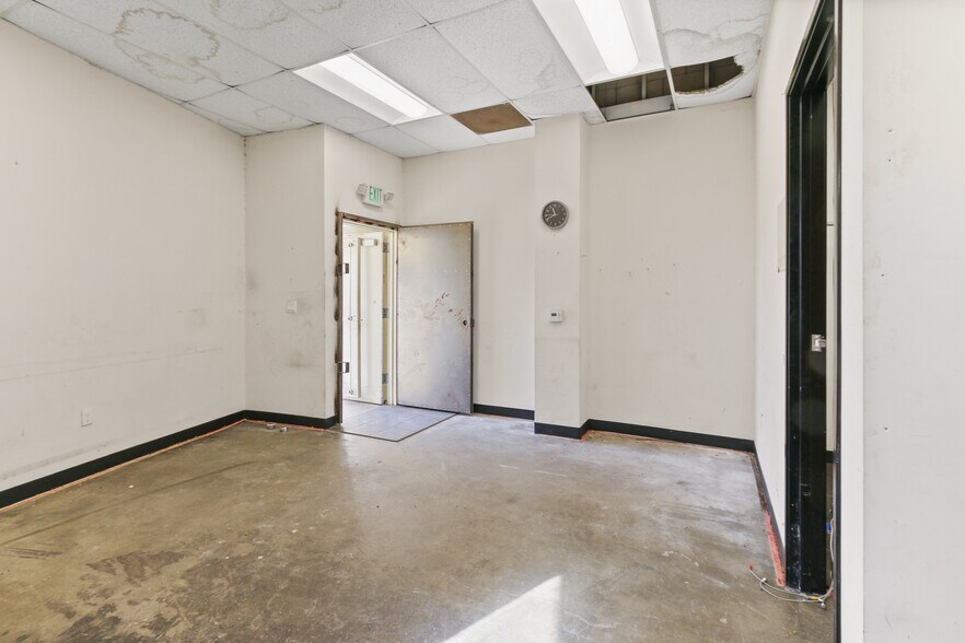 More Photos Of 1410-1412 Elwood St, Los Angeles Warehouse For Sale