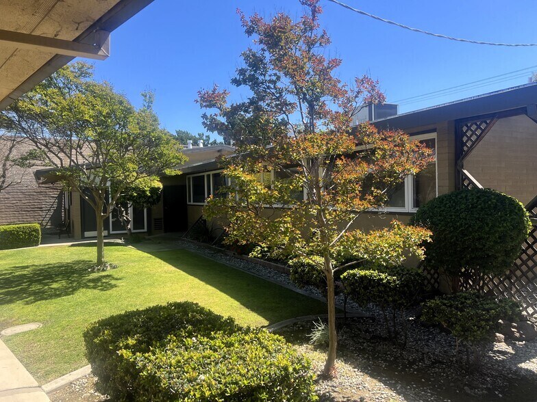 More Photos Of 1601 McHenry Village Way, Modesto Medical For Sale