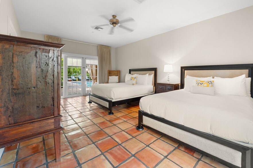 More Photos Of 1608 Lake Ave, West Palm Beach Hotel For Sale