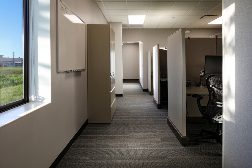 More Photos Of 1410 S 1st Ave, Iowa City Office For Sale