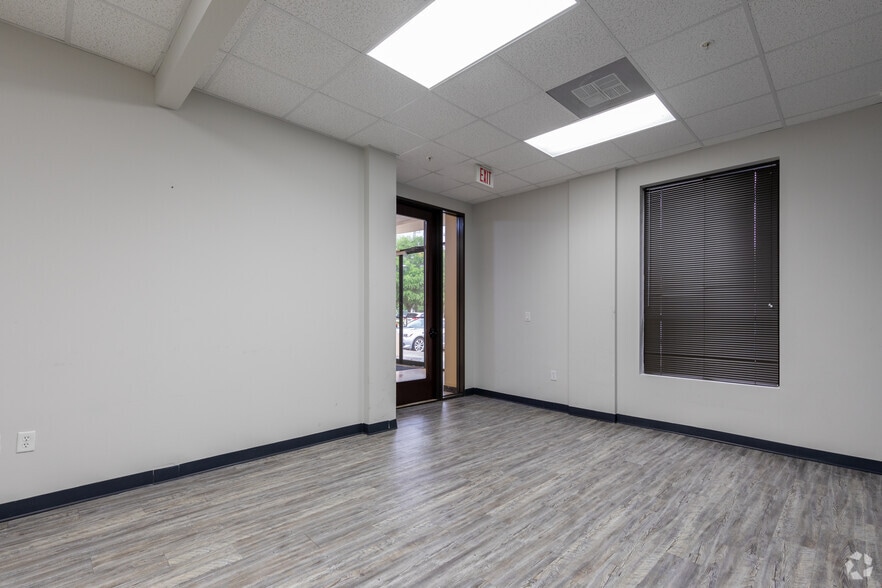 More Photos Of 52 Sugar Creek Center Blvd, Sugar Land Office For Lease