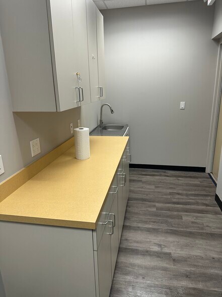 More Photos Of 4245 Johns Creek Pky, Suwanee Medical For Lease