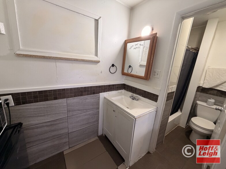 More Photos Of 505 Sheridan Blvd, Lakewood Hotel For Sale