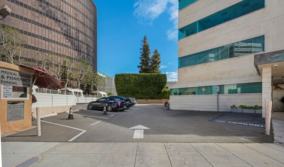 More Photos Of 240 S La Cienega Blvd, Beverly Hills Medical For Lease