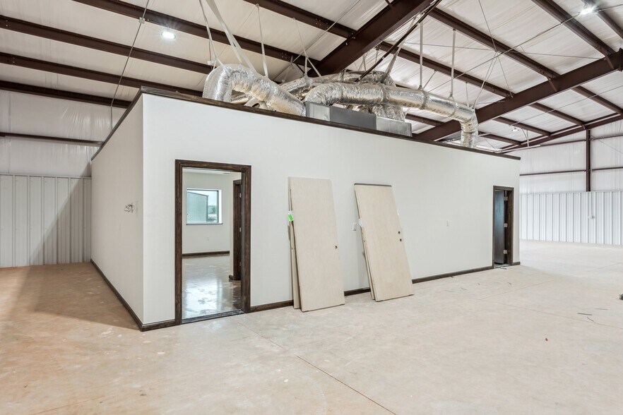 More Photos Of 5286 NE Highway 33, Guthrie Warehouse For Sale