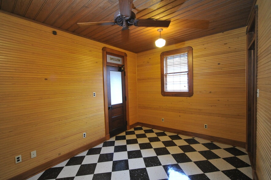 More Photos Of 815-817 Rosedale Dr, New Orleans Office For Sale