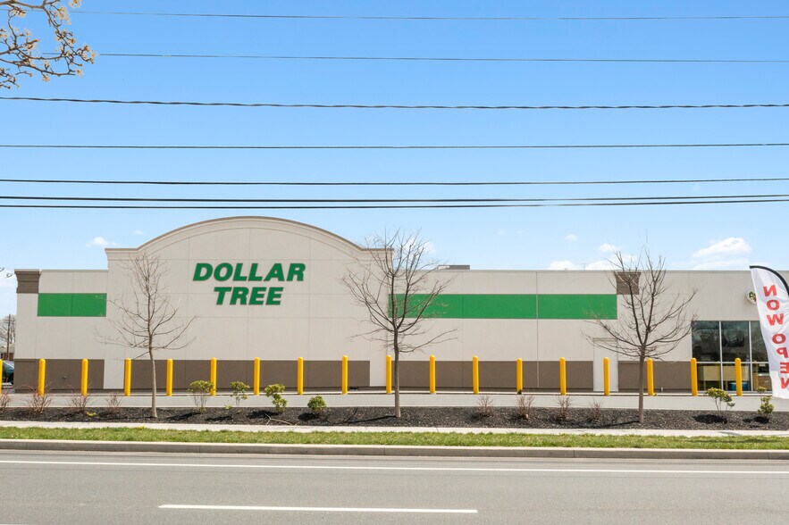 More Photos Of 2400 Govenor Printz Blvd, Wilmington General Retail For Sale