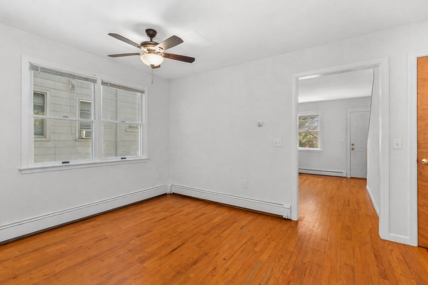 More Photos Of 21 Division St, Greenwich Multifamily For Sale