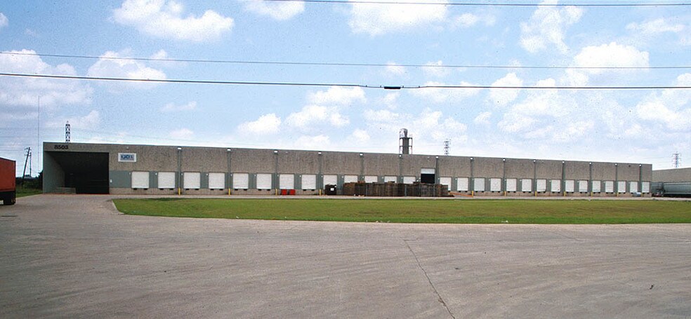 More Photos Of 8705 Citypark Loop, Houston Unknown For Lease