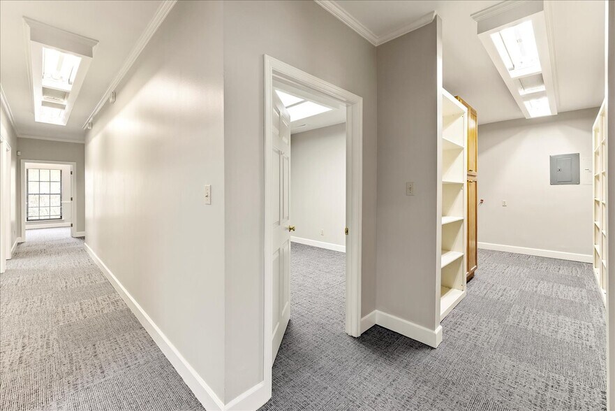 More Photos Of 2032 Thomasville Rd, Tallahassee Office For Lease